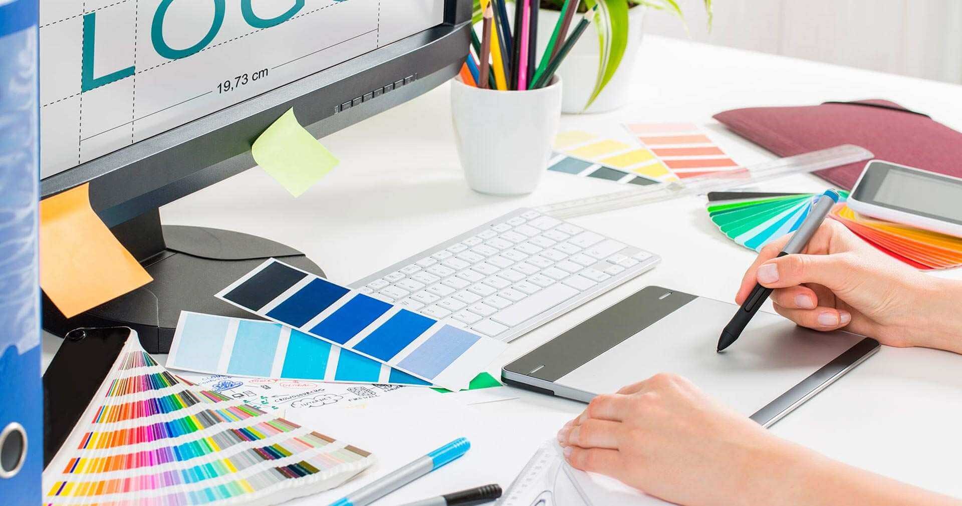 Pros and cons of hiring a graphic design freelancer