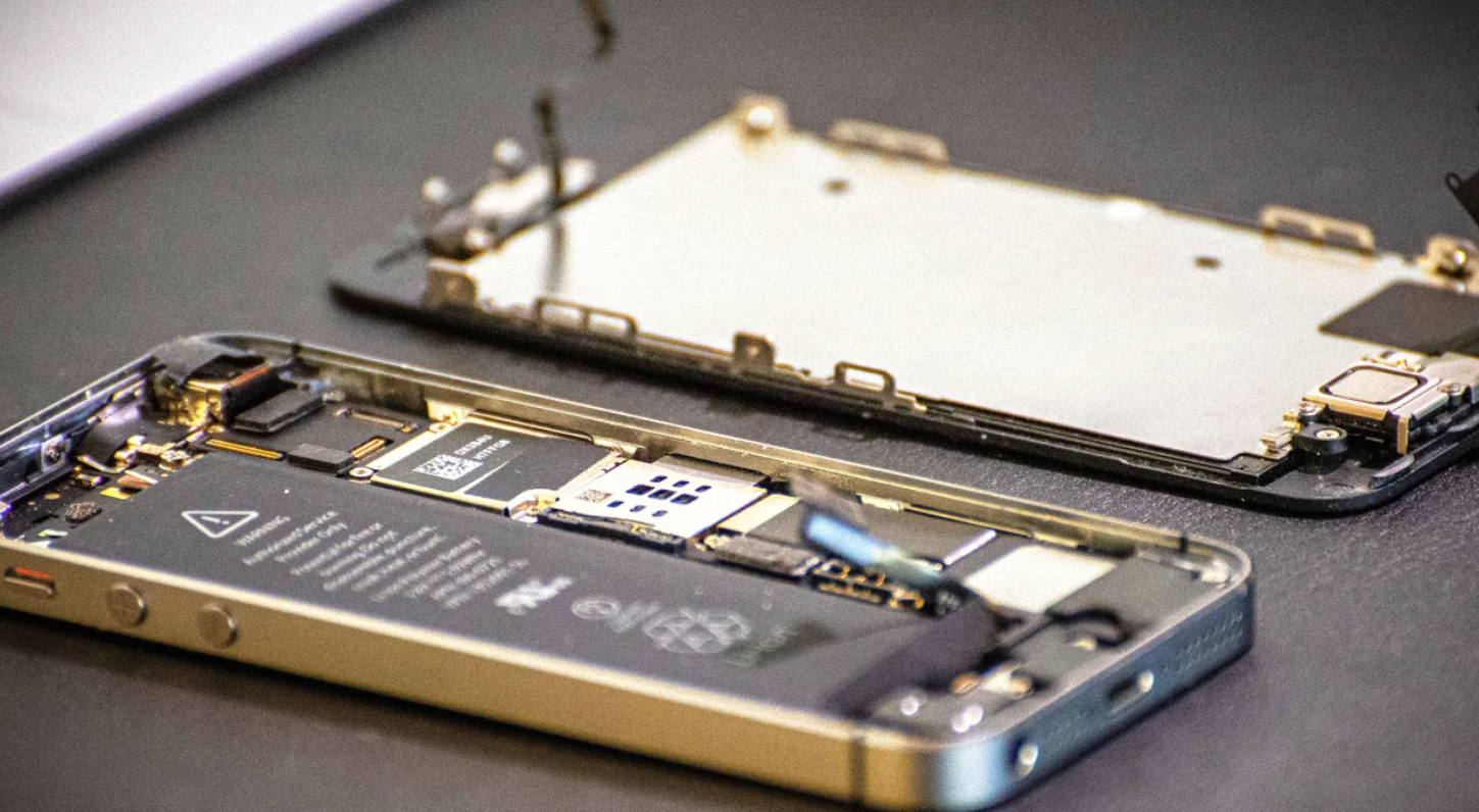 Apple repair in Toronto