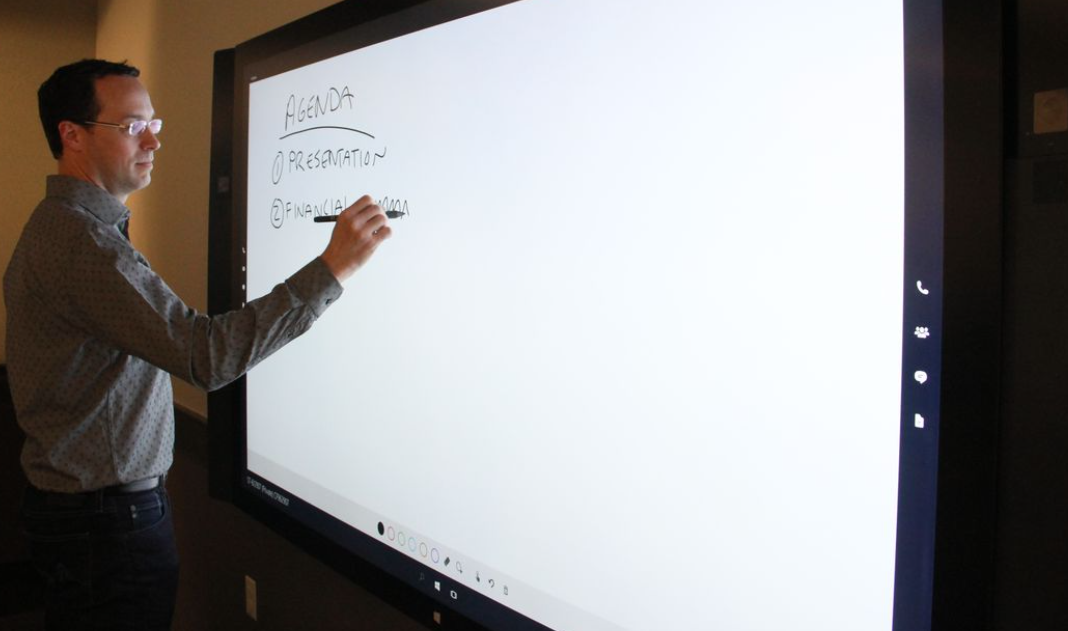 Why Use A Wireless Whiteboard For Your Business Meetings?