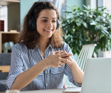 How Hiring Virtual Assistants In The UK Boosts Collaboration